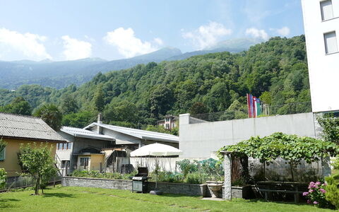 Cá Pórt Róss: Montagnes Relief, Montagne, Colline, Arbuste, Paysage, Chaîne De Montagnes, Station De Montagne, Couverture De Sol, Jardin