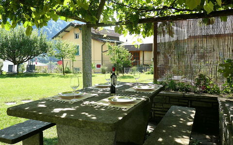 Cá Pórt Róss: Meubles, Table, Ombre, Chaise, Chalet, Arrière-Cour, Jardin, Table Cuisine Et Salle A Manger, Tableau De Plein Air, Mobilier De Jardin