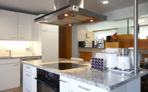 Cá Pórt Róss: Cuisine, Comptoir, Appareil De Cuisine, Cabinetry, Principaux Appliance, Design Intérieur, Sol, Evier, Électroménager, Meubles