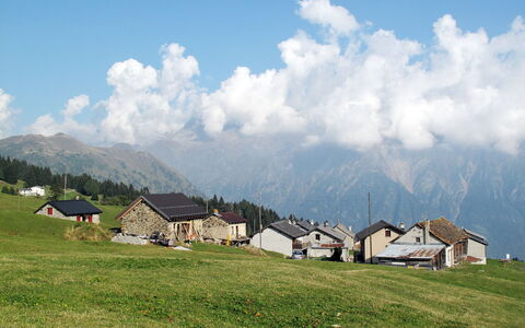 Olivone 611: Montagnes Relief, Montagne, Colline, Montagnes, Chaîne De Montagnes, Prairie, Station De Montagne, Chalet, Zone Rurale, Vallée