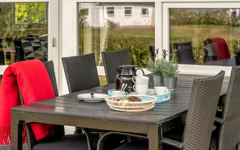 Skakke - 350M to the Fjord: Meubles, Mobilier De Jardin, Table, Chaise, Tableau De Plein Air, Table Cuisine Et Salle A Manger, Design Intérieur, Salle À Manger, Osier, Patio