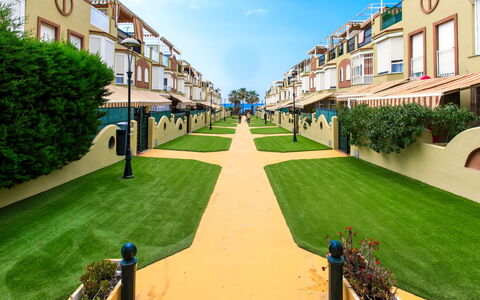 La Samba Beachfront: Zone Résidentielle, Appartement, Biens, Recours, Manoir, Balcon, Villa, Piscine
