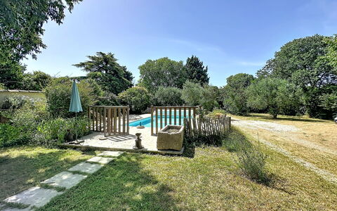 Villa Piscine - Aigues-Vives: Zone Résidentielle, Appartement, Biens, Recours, Manoir, Balcon, Villa, Piscine