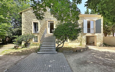 Villa Piscine - Aigues-Vives: Zone Résidentielle, Appartement, Biens, Recours, Manoir, Balcon, Villa, Piscine