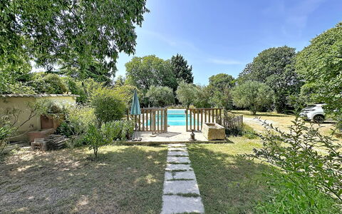 Villa Piscine - Aigues-Vives: Zone Résidentielle, Appartement, Biens, Recours, Manoir, Balcon, Villa, Piscine