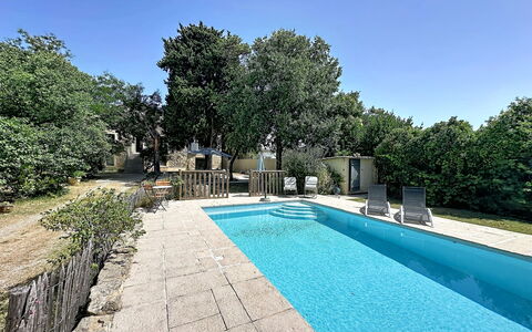Villa Piscine - Aigues-Vives: Zone Résidentielle, Appartement, Biens, Recours, Manoir, Balcon, Villa, Piscine