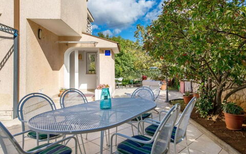 Rebeka: Zone Résidentielle, Appartement, Biens, Recours, Manoir, Balcon, Villa, Piscine
