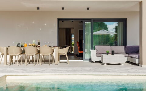 Delight: Zone Résidentielle, Appartement, Biens, Recours, Manoir, Balcon, Villa, Piscine