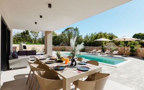 Delight: Zone Résidentielle, Appartement, Biens, Recours, Manoir, Balcon, Villa, Piscine