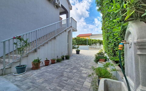 Pag Povljana 200: Zone Résidentielle, Appartement, Biens, Recours, Manoir, Balcon, Villa, Piscine