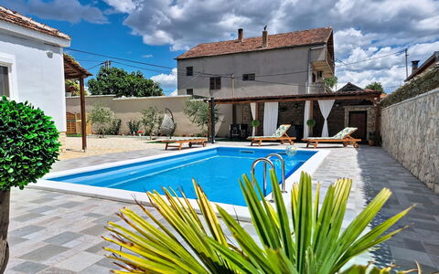 Denis: Zone Résidentielle, Appartement, Biens, Recours, Manoir, Balcon, Villa, Piscine
