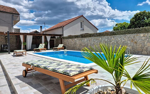 Denis: Zone Résidentielle, Appartement, Biens, Recours, Manoir, Balcon, Villa, Piscine