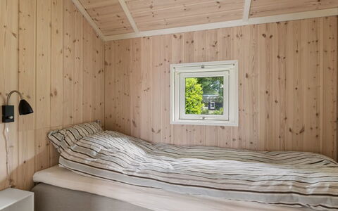 Naninja - 680M from the Sea: Bois, Sol, Sol, Design Intérieur, Plafond, Chambre, Pièce, Domicile, Tache De Bois, Lit