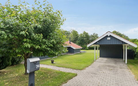 Naninja - 680M from the Sea: Toit, Domicile, Pelouse, Chalet, Ombre, Allée, Jardin, Batiments Jardin, Cour, Siding