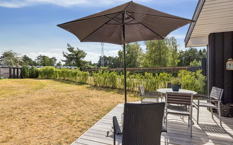 Eerika - 1Km from the Sea: Mobilier De Jardin, Meubles, Tableau De Plein Air, Chaise, Lot Terre, Ombre, Jardin, Plate-Forme, Parapluie, Porche