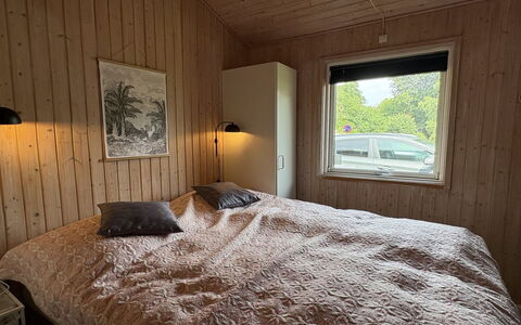 Eerika - 1Km from the Sea: Bois, Chambre, Sol, Sol, Dur, Lit, Tache De Bois, Drap De Lit, Cadre De Lit, Literie