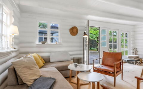 Armund - 50M from the Sea: Meubles, Design Intérieur, Sol, Bois, Canapé, Sol, Salon, Domicile, Parquet, Plafond