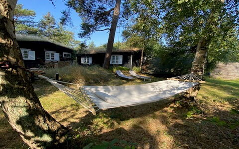 Armund - 50M from the Sea: Des Loisirs, Ombre, Camping, Arrière-Cour, Loisir, Jardin, Cour, Mobilier De Jardin, Pelouse