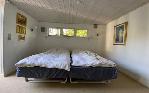 Armund - 50M from the Sea: Bois, Sol, Sol, Design Intérieur, Chambre, Meubles, Plafond, Lit, Pièce, Drap De Lit