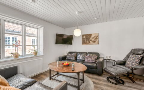 Sinikka - 600M to the Fjord: Meubles, Design Intérieur, Sol, Bois, Plafond, Canapé, Sol, Salon, Domicile, Parquet