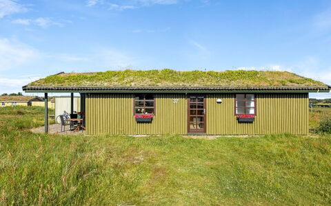 Satu - 1.5Km from the Sea: Herbe, Prairie, Écorégion, Paysage, Plaine, Lot Terre, Zone Rurale, Toit, Chalet, Prairie