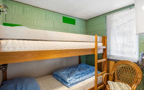 Myra - 100M from the Sea: Lit, Chambre, Sol, Bois, Sol, Design Intérieur, Meubles, Plafond, Drap De Lit, Literie