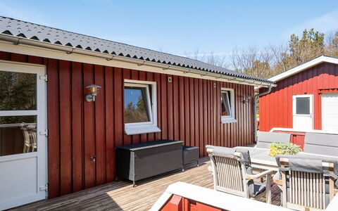 Ulfsten - 2Km from the Sea: Bois, Tache De Bois, Dur, Porte, Plate-Forme, Planche, Ombre, Conception, Lumber, Siding