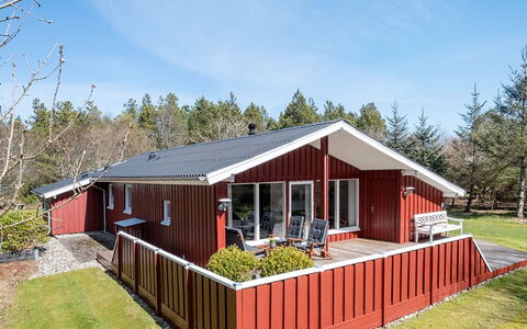Ulfsten - 2Km from the Sea: Bois, Maison, Domicile, Toit, Chalet, Dur, Ombre, Porche, Biens, Tache De Bois