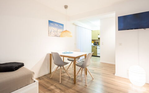 Val Signina 2-9: Meubles, Design Intérieur, Sol, Sol, Parquet, Mur, Bois, Plafond, Pièce, Revêtement De Sol Stratifié