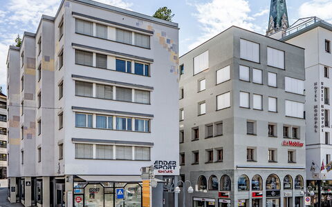 Chesa Enania: Appartement, Architecture, Zone Résidentielle, Condominium, Composite, Design Urbain, Balcon, Usage Mixte, Ombre