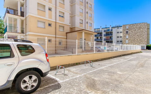 Nice: Appartement, Architecture, Zone Résidentielle, Condominium, Composite, Design Urbain, Balcon, Usage Mixte, Ombre