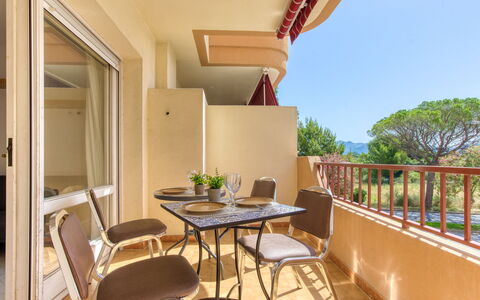 Nice: Appartement, Architecture, Zone Résidentielle, Condominium, Composite, Design Urbain, Balcon, Usage Mixte, Ombre