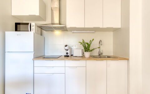 Nice: Appartement, Architecture, Zone Résidentielle, Condominium, Composite, Design Urbain, Balcon, Usage Mixte, Ombre