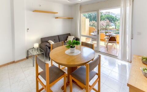 Nice: Appartement, Architecture, Zone Résidentielle, Condominium, Composite, Design Urbain, Balcon, Usage Mixte, Ombre