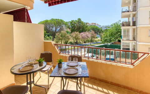 Nice: Appartement, Architecture, Zone Résidentielle, Condominium, Composite, Design Urbain, Balcon, Usage Mixte, Ombre