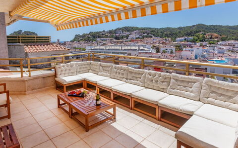 Claudi: Appartement, Architecture, Zone Résidentielle, Condominium, Composite, Design Urbain, Balcon, Usage Mixte, Ombre