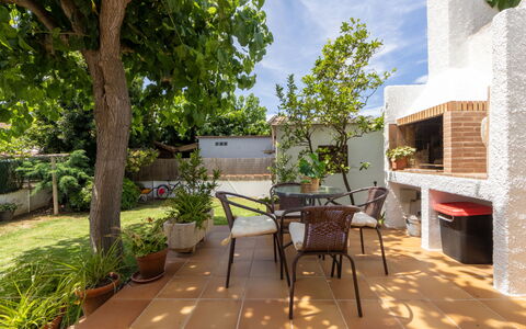 Lluna: Appartement, Architecture, Zone Résidentielle, Condominium, Composite, Design Urbain, Balcon, Usage Mixte, Ombre