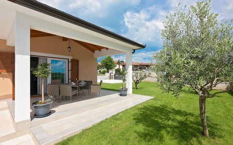 Villa Mušković: Appartement, Architecture, Zone Résidentielle, Condominium, Composite, Design Urbain, Balcon, Usage Mixte, Ombre