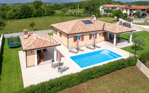 Villa Mušković: Appartement, Architecture, Zone Résidentielle, Condominium, Composite, Design Urbain, Balcon, Usage Mixte, Ombre