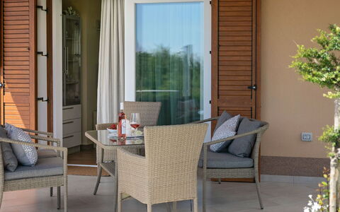 Villa Mušković: Appartement, Architecture, Zone Résidentielle, Condominium, Composite, Design Urbain, Balcon, Usage Mixte, Ombre