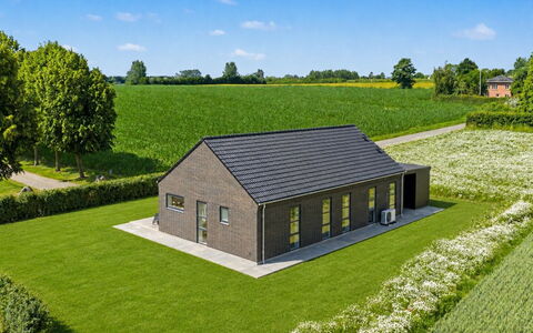 Iolani - 2.2Km from the Sea: Herbe, Toit, Lot Terre, Chalet, Ferme, Biens, Cabanon, Pelouse, Grange, Cour