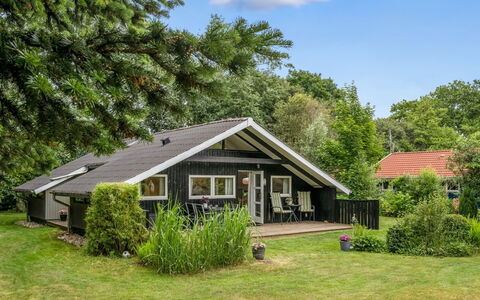 Hege - 1Km to the Fjord: Maison, Domicile, Toit, Chalet, Siding, Biens, Ferme, Batiments Jardin, Pelouse, Porche