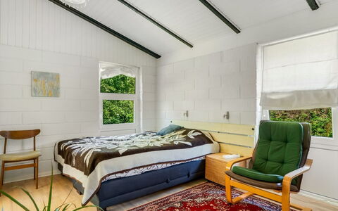Milo - 200M to the Fjord: Meubles, Design Intérieur, Sol, Mur, Sol, Plafond, Chambre, Bois, Lit, Pièce