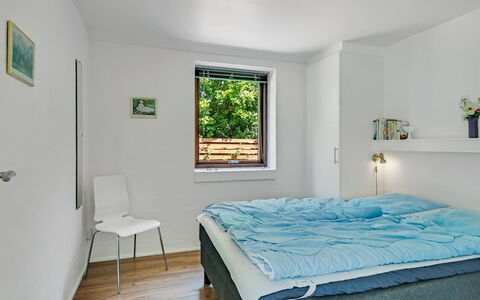 Sonsee - 300M to the Fjord: Design Intérieur, Lit, Meubles, Chambre, Mur, Sol, Sol, Bois, Plafond, Drap De Lit