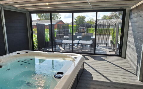 Gundula - 1.3Km from the Sea: Toit, Maison, Domicile, Chalet, Porte, Siding, Plate-Forme, Porche, Planche, Dur