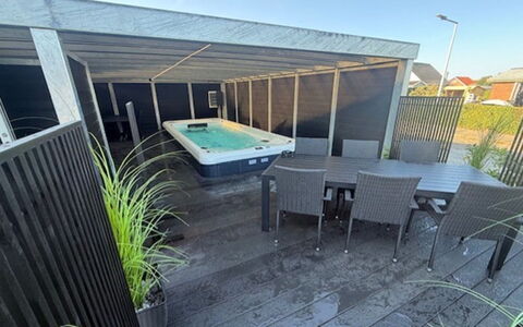 Gundula - 1.3Km from the Sea: Sol, Sol, Composite, Plate-Forme, Dur, Ombre, Béton, Mobilier De Jardin, Patio, Piscine