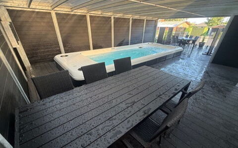 Gundula - 1.3Km from the Sea: Sol, Piscine, Sol, Composite, Mobilier De Jardin, Plate-Forme, Béton, Ombre, Cour, Conception