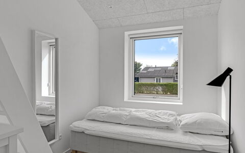 Gundula - 1.3Km from the Sea: Mur, Bois, Plafond, Sol, Sol, Chambre, Design Intérieur, Lit, Pièce, Literie