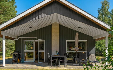 Laris - from the Sea: Maison, Domicile, Chalet, Porche, Toit, Siding, Biens, Lot Terre, Porte, Batiments Jardin