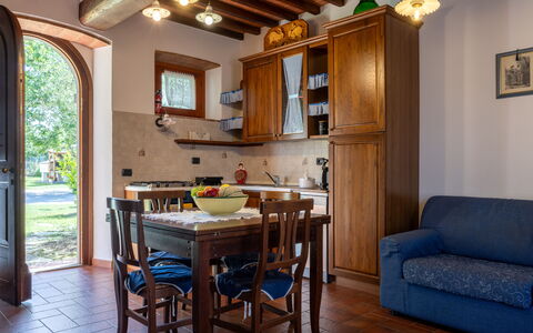 Il Cipresso, Casa Lucia, Cortona: Meubles, Bois, Design Intérieur, Sol, Cuisine, Table Cuisine Et Salle A Manger, Pièce, Cabinetry, Domicile, Comptoir
